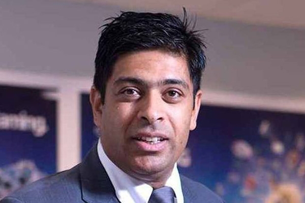 O2 franchisee Zak Patel wins Mobile Industry Award